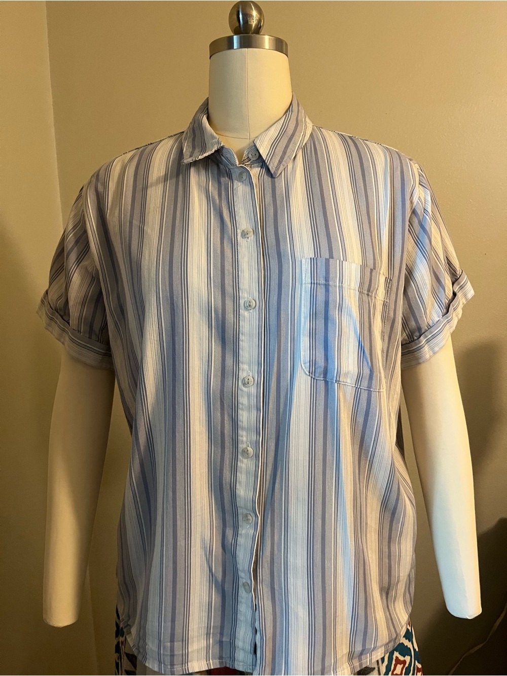 Versatile Short-Sleeve Button-Up Shirt in Light Blue, Grey Stripe